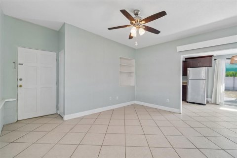 Casa en venta en Saint Petersburg, Florida, 2 dormitorios, 74.32 m2 № 2296528 - foto 12