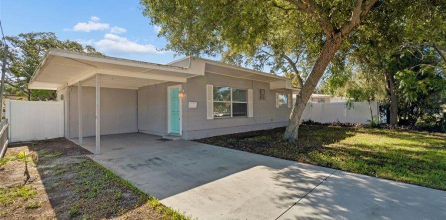 Casa en Saint Petersburg, Florida 2 dormitorios, 74.32 m2 № 2296528