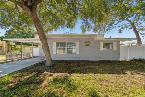Casa en venta en Saint Petersburg, Florida, 2 dormitorios, 74.32 m2 № 2296528 - foto 3