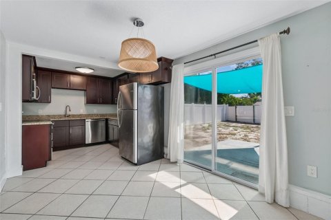 Casa en venta en Saint Petersburg, Florida, 2 dormitorios, 74.32 m2 № 2296528 - foto 27