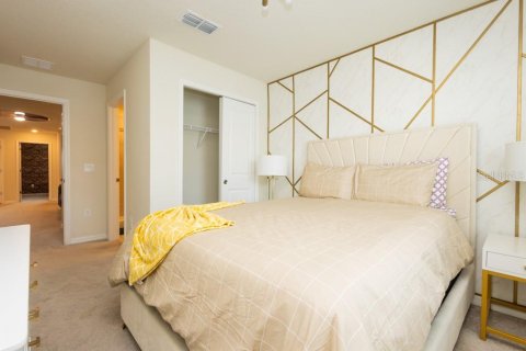 Townhouse in Davenport, Florida 5 bedrooms, 213.02 sq.m. № 2109319 - photo 23