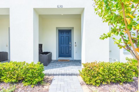 Townhouse in Davenport, Florida 5 bedrooms, 213.02 sq.m. № 2109319 - photo 3