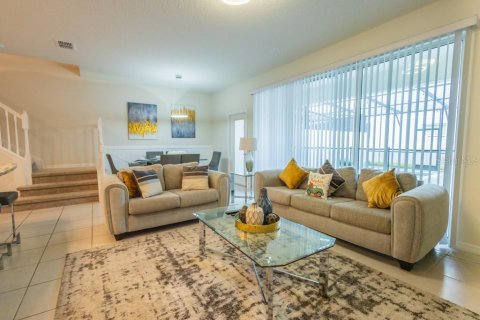 Townhouse in Davenport, Florida 5 bedrooms, 213.02 sq.m. № 2109319 - photo 12