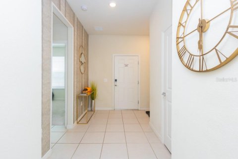 Townhouse in Davenport, Florida 5 bedrooms, 213.02 sq.m. № 2109319 - photo 4