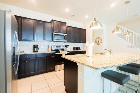 Townhouse in Davenport, Florida 5 bedrooms, 213.02 sq.m. № 2109319 - photo 9