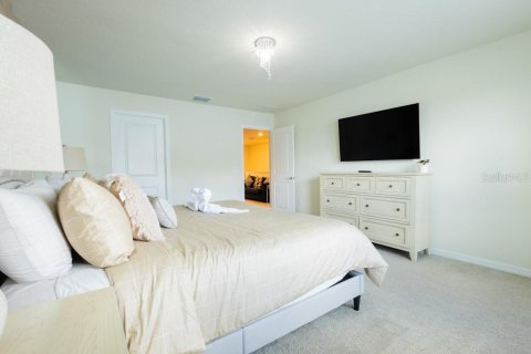 Townhouse in Davenport, Florida 5 bedrooms, 213.02 sq.m. № 2109319 - photo 16