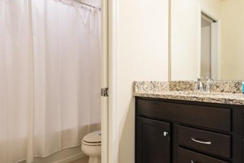 Townhouse in Davenport, Florida 5 bedrooms, 213.02 sq.m. № 2109319 - photo 18