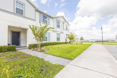 Townhouse in Davenport, Florida 5 bedrooms, 213.02 sq.m. № 2109319 - photo 2