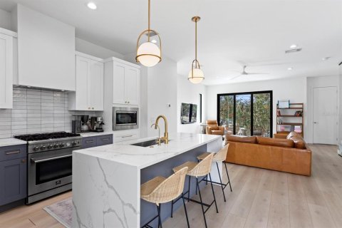 Touwnhouse à vendre à Tampa, Floride: 3 chambres, 197.42 m2 № 1872794 - photo 8