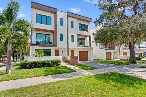Touwnhouse à vendre à Tampa, Floride: 3 chambres, 197.42 m2 № 1872794 - photo 1