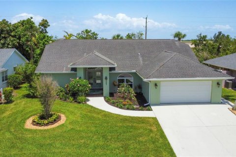 House in Bradenton, Florida 3 bedrooms, 215.44 sq.m. № 1775006 - photo 1