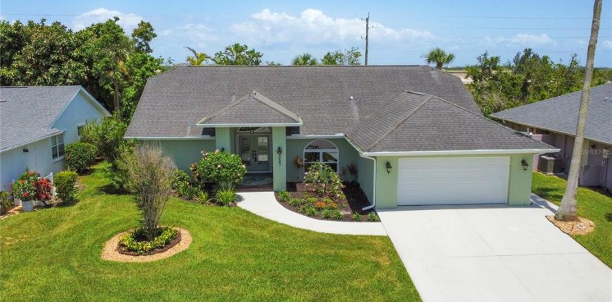 House in Bradenton, Florida 3 bedrooms, 215.44 sq.m. № 1775006