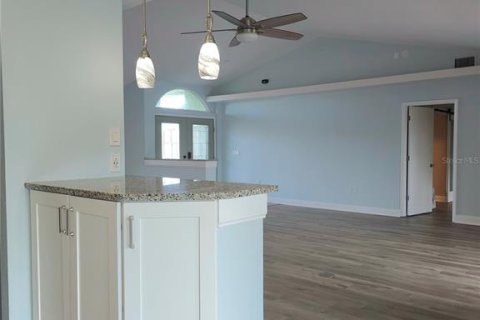 House in Bradenton, Florida 3 bedrooms, 215.44 sq.m. № 1775006 - photo 15