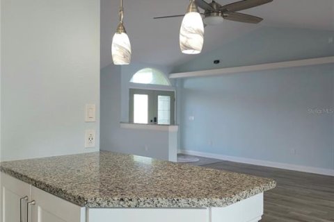 House in Bradenton, Florida 3 bedrooms, 215.44 sq.m. № 1775006 - photo 8
