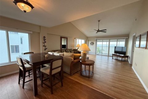 Condominio en alquiler en Punta Gorda, Florida, 2 dormitorios, 123.93 m2 № 2119259 - foto 10
