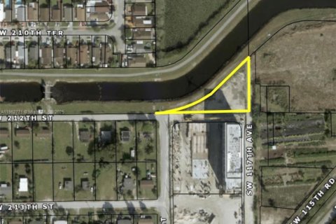 Commercial property in Miami, Florida № 2076734 - photo 2