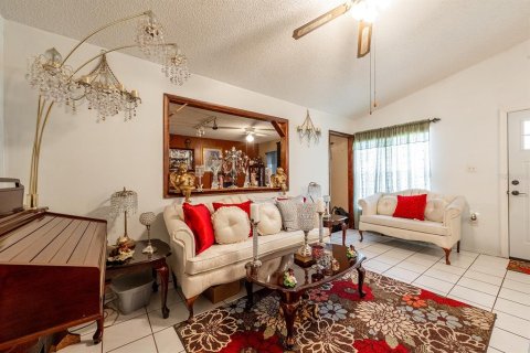 House in Sanford, Florida 3 bedrooms, 126.35 sq.m. № 1808718 - photo 4
