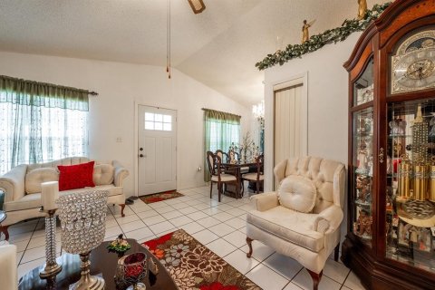 House in Sanford, Florida 3 bedrooms, 126.35 sq.m. № 1808718 - photo 8