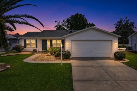 Villa ou maison à The Villages, Floride 2 chambres, 134.89 m2 № 2360518
