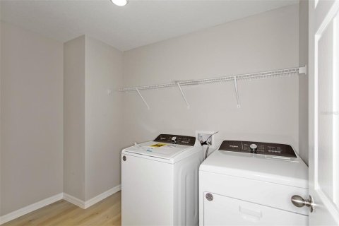 Casa en venta en Haines City, Florida, 5 dormitorios, 268.67 m2 № 1910218 - foto 18