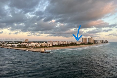 Condo in Palm Beach Shores, Florida, 1 bedroom  № 2021106 - photo 7