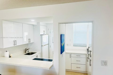Copropriété à louer à Aventura, Floride: 1 chambre, 71.35 m2 № 1946827 - photo 4