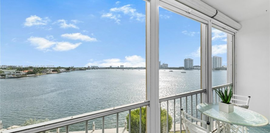 Condo à Aventura, Floride, 1 chambre № 1946827