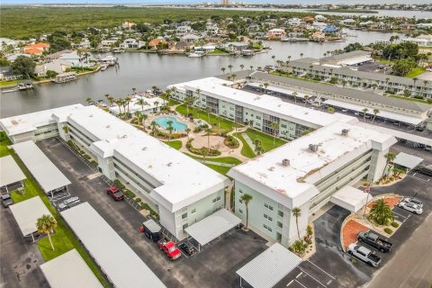 Condo à New Smyrna Beach, Floride, 2 chambres  № 2402820