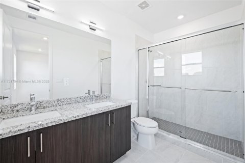 House in Miami, Florida 4 bedrooms № 1695646 - photo 17