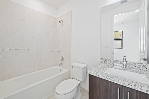 House in Miami, Florida 4 bedrooms № 1695646 - photo 20