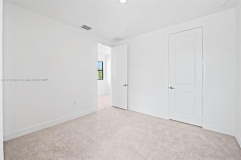 House in Miami, Florida 4 bedrooms № 1695646 - photo 22