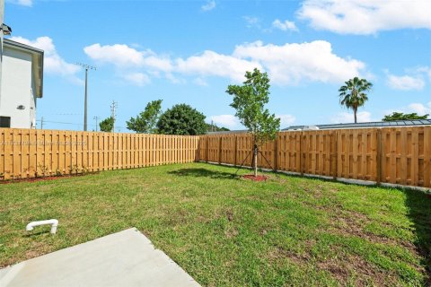House in Miami, Florida 4 bedrooms № 1695646 - photo 23