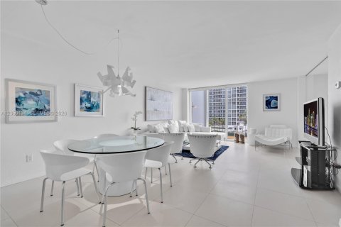 Copropriété à louer à Bal Harbour, Floride: 2 chambres, 98.1 m2 № 2252136 - photo 6
