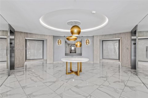 Copropriété à louer à Bal Harbour, Floride: 2 chambres, 98.1 m2 № 2252136 - photo 27