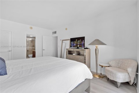 Copropriété à louer à Bal Harbour, Floride: 2 chambres, 98.1 m2 № 2252136 - photo 20