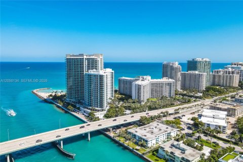 Copropriété à louer à Bal Harbour, Floride: 2 chambres, 98.1 m2 № 2252136 - photo 29