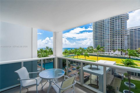 Copropriété à louer à Bal Harbour, Floride: 2 chambres, 98.1 m2 № 2252136 - photo 5