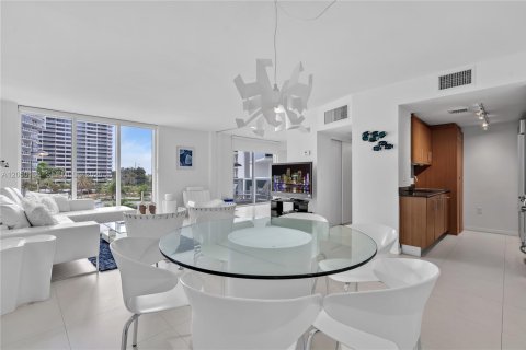 Copropriété à louer à Bal Harbour, Floride: 2 chambres, 98.1 m2 № 2252136 - photo 7