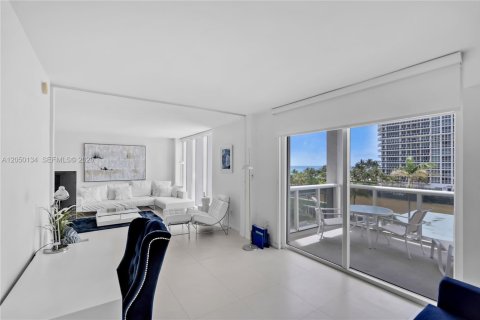 Copropriété à louer à Bal Harbour, Floride: 2 chambres, 98.1 m2 № 2252136 - photo 17