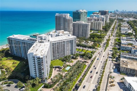 Copropriété à louer à Bal Harbour, Floride: 2 chambres, 98.1 m2 № 2252136 - photo 30