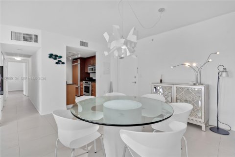 Copropriété à louer à Bal Harbour, Floride: 2 chambres, 98.1 m2 № 2252136 - photo 11