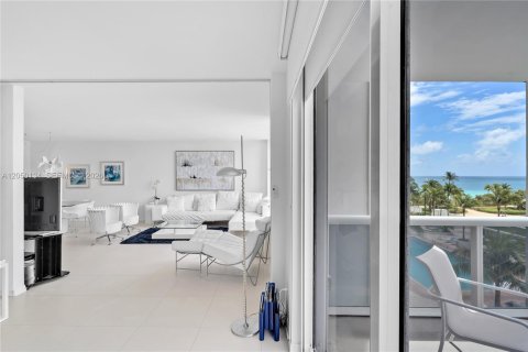Copropriété à louer à Bal Harbour, Floride: 2 chambres, 98.1 m2 № 2252136 - photo 16