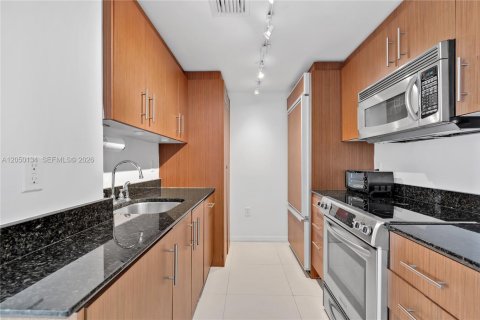 Copropriété à louer à Bal Harbour, Floride: 2 chambres, 98.1 m2 № 2252136 - photo 13