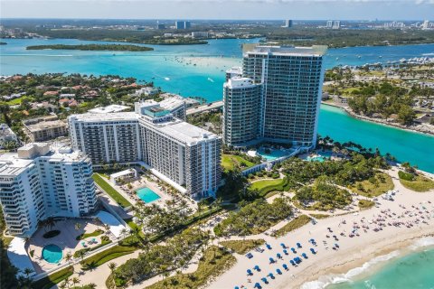 Copropriété à louer à Bal Harbour, Floride: 2 chambres, 98.1 m2 № 2252136 - photo 2