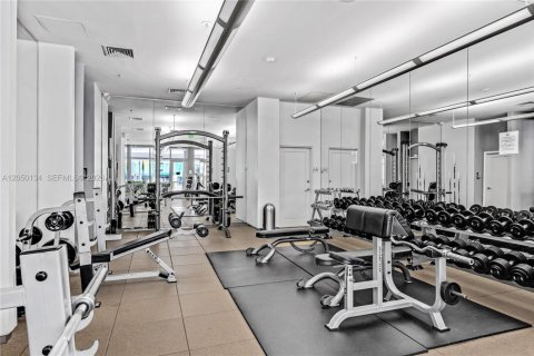 Copropriété à louer à Bal Harbour, Floride: 2 chambres, 98.1 m2 № 2252136 - photo 26