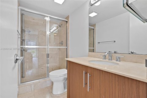 Copropriété à louer à Bal Harbour, Floride: 2 chambres, 98.1 m2 № 2252136 - photo 21
