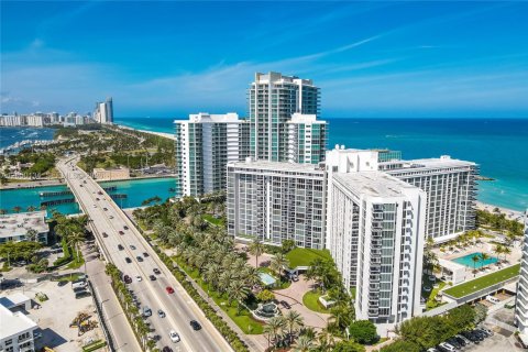Condo à Bal Harbour, Floride, 2 chambres  № 2252136