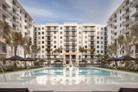 Apartment in Miami, Florida 1 bedroom № 1387835 - photo 2