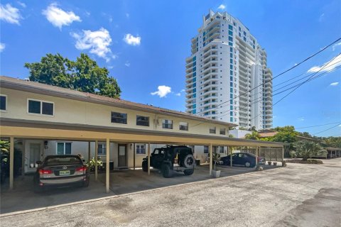 Townhouse in Tampa, Florida 2 bedrooms, 132.29 sq.m. № 1871012 - photo 1