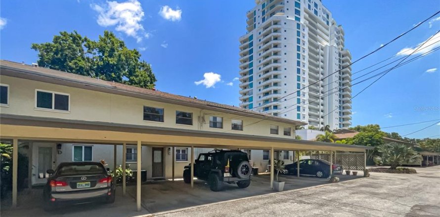 Townhouse in Tampa, Florida 2 bedrooms, 132.29 sq.m. № 1871012